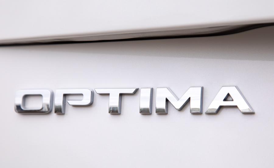 Логотип Kia Optima Sportswagon GT Line (JF) 2018 года  (WW) (фото 22 из 44)